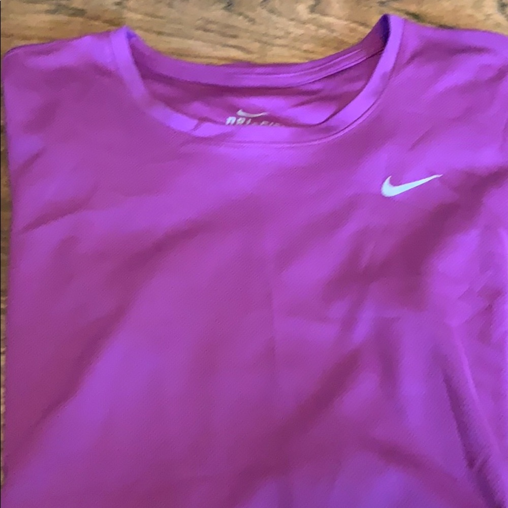 Nike top
